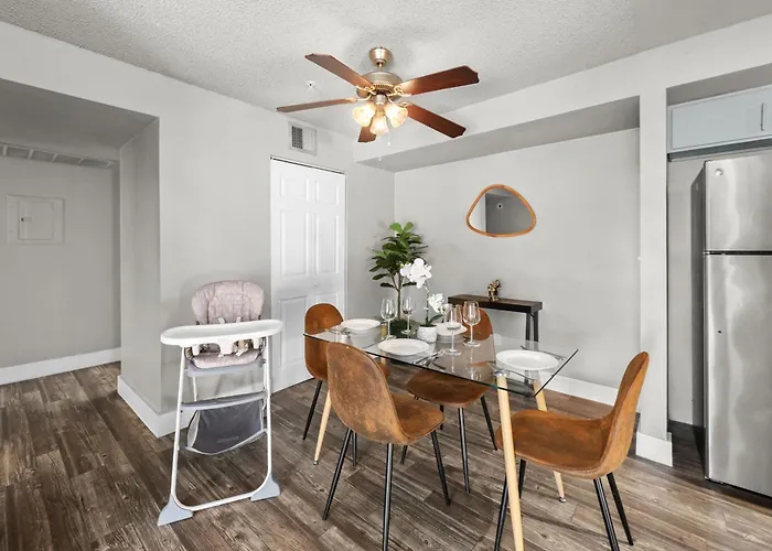 Apartment 2br Hideaway Near Asu Pool Access Pet-friendly & Parking Tempe