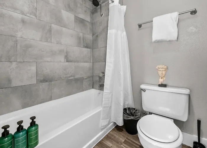 2br Hideaway Near Asu Pool Access Pet-friendly & Parking Apartment *